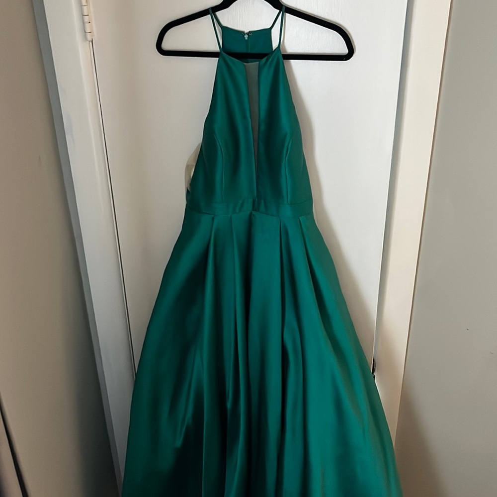 emerald green halter top prom dress